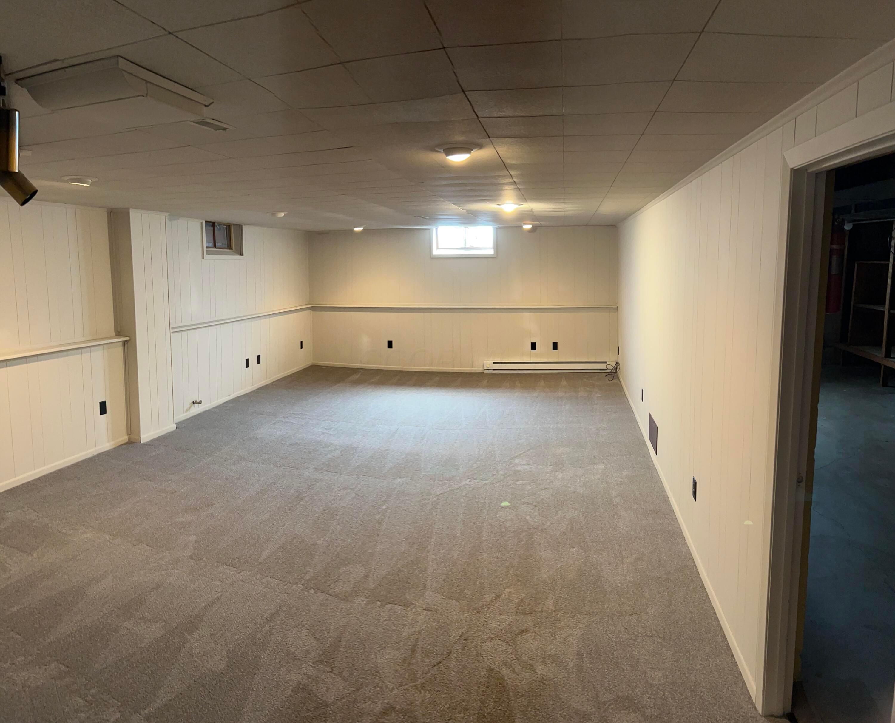 372 Topsfield Road Columbus, OH 43228 - Photo 14 of 31 Finished Lower Level