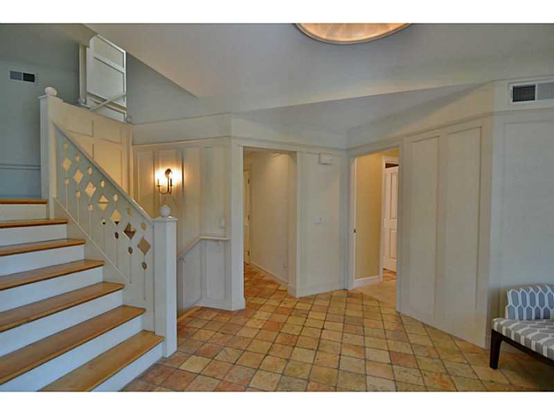 34 Oyster Point, Unit 34 Warren, RI 02885 - Photo 3 of 20 Entry.