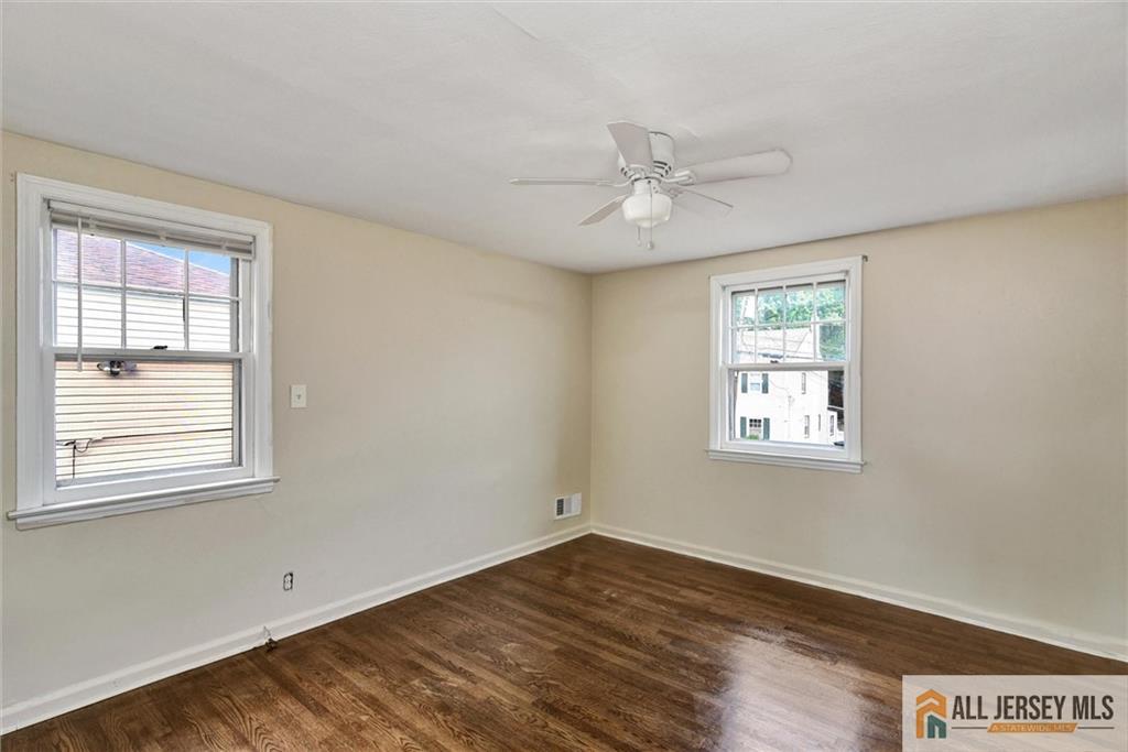 427 Crows Mill Road Fords, NJ 08863 - Photo 7 of 13 Gallery Image 7
