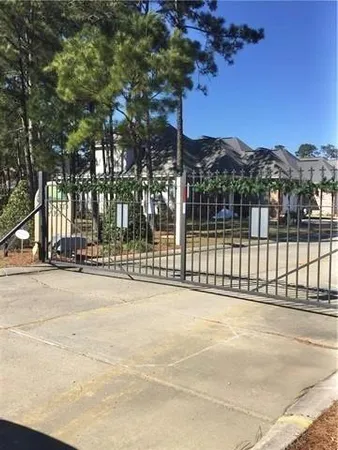 $250,000 | 201 Emerald Oaks Drive, Covington, LA 70433