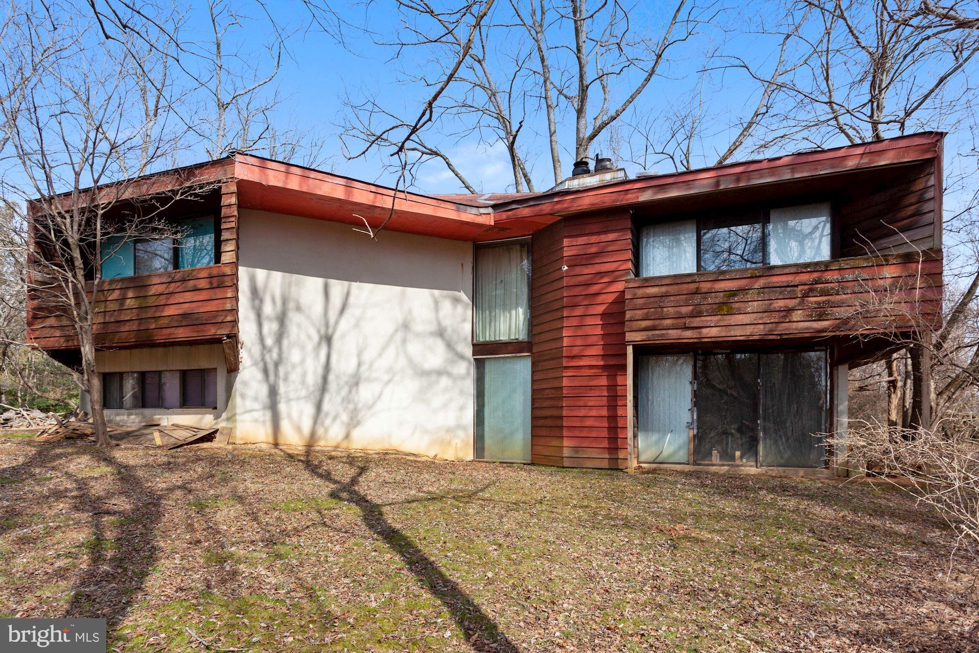 700 Seneca Road Great Falls, VA 22066 - Photo 1 of 27 Gallery Image 1