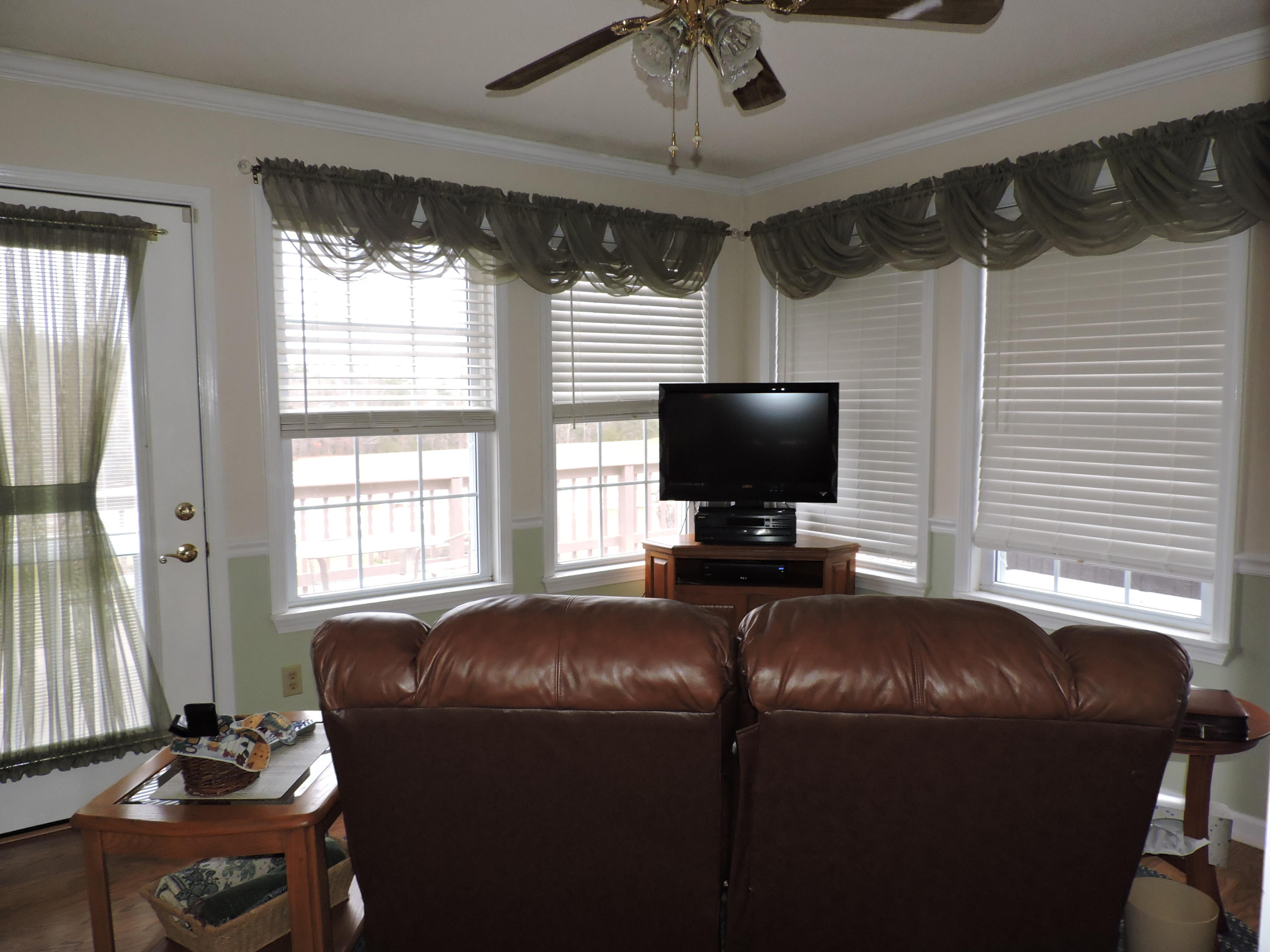 2258 Open Range Road Crossville, TN 38555 - Photo 13 of 34 Sunroom