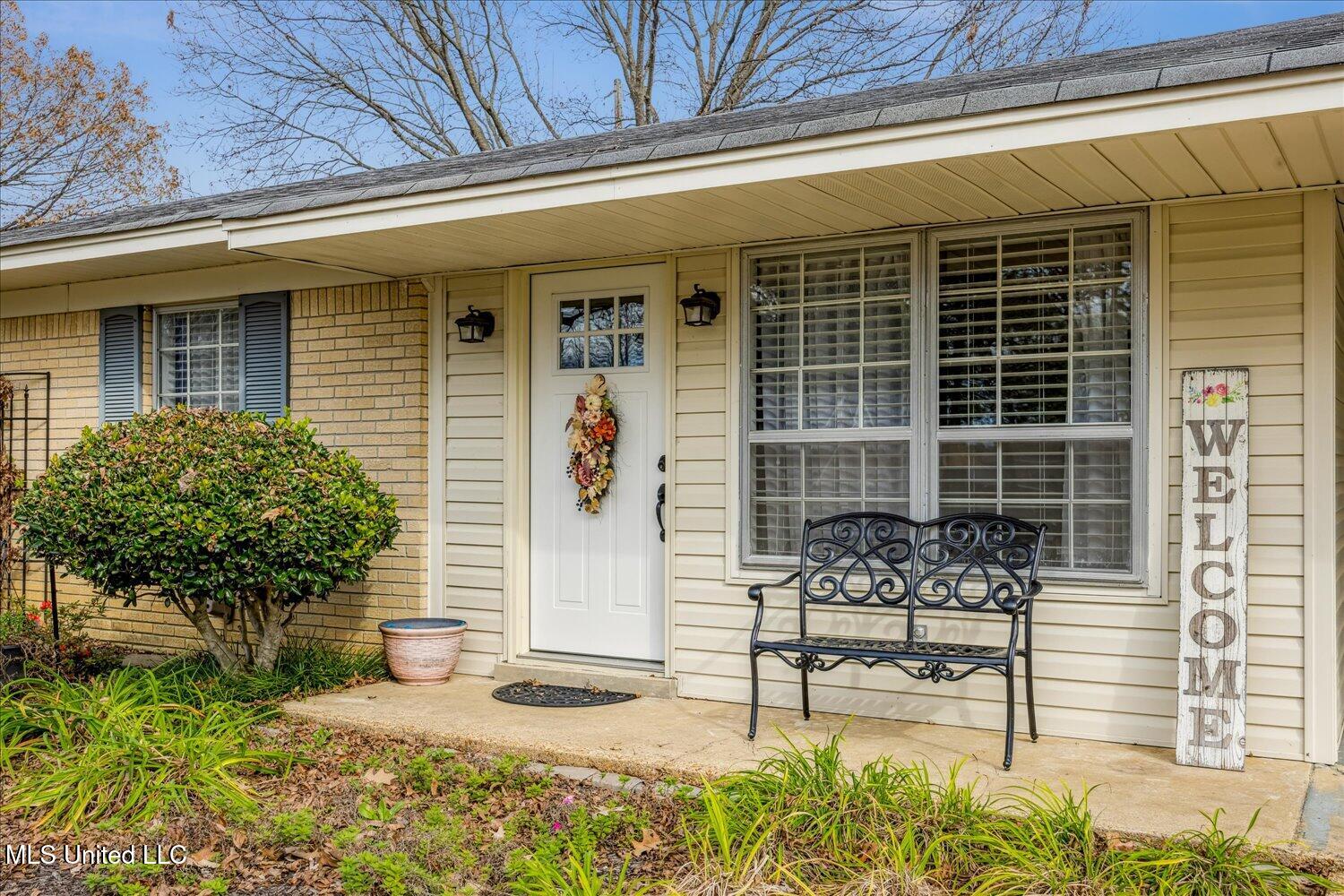 9678 Stuart Street Olive Branch, MS 38654 - Photo 4 of 26 04-04-2687304sj-9678 Stuart St