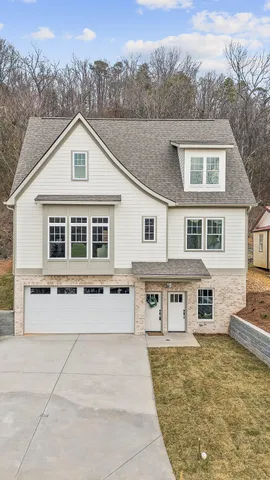 $5,000 | 715 West Bell Avenue, Chattanooga, TN 37405