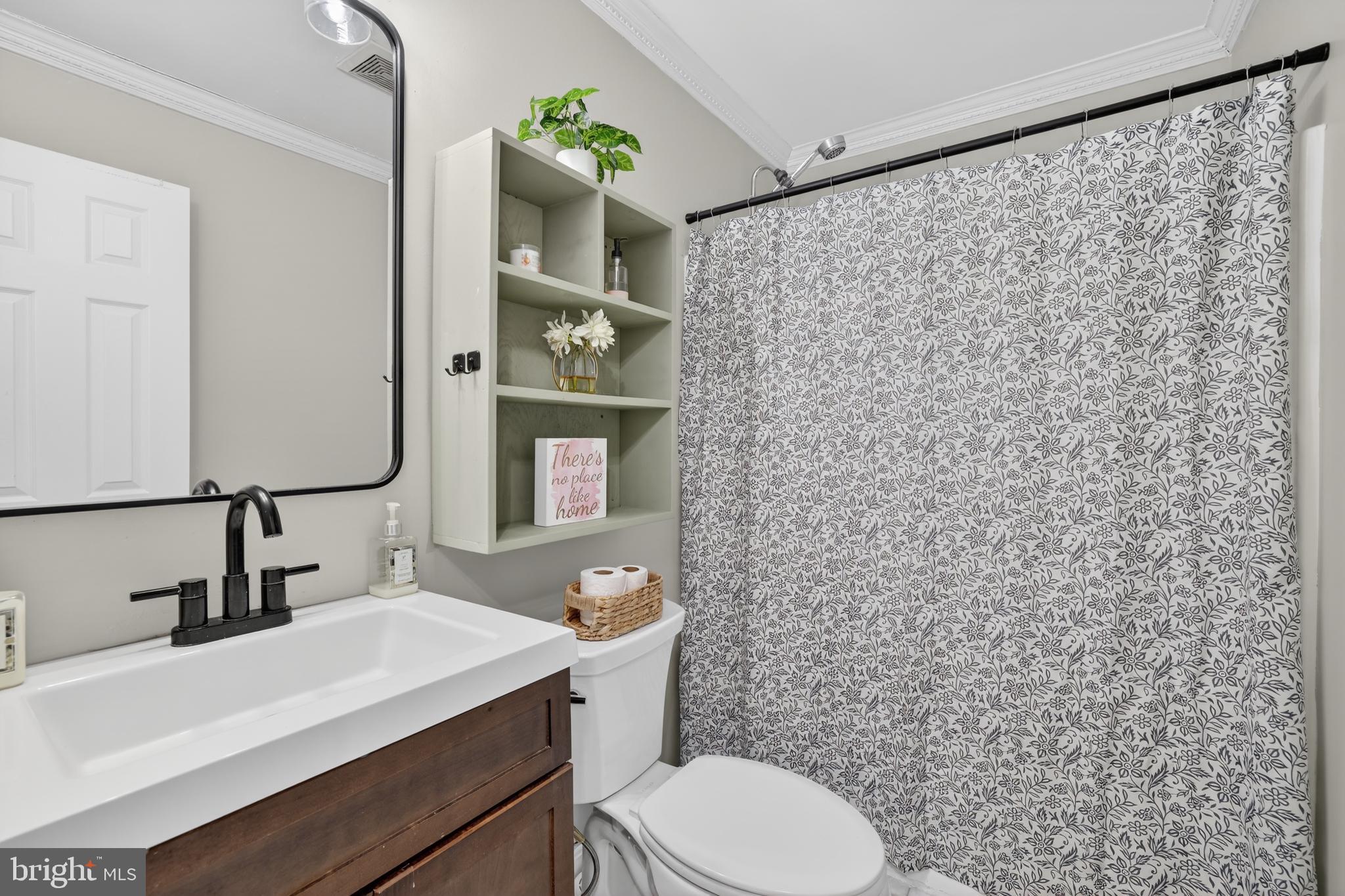 621 Holly Corner Road Fredericksburg, VA 22406 - Photo 16 of 48 Modern bathroom with stylish accents.