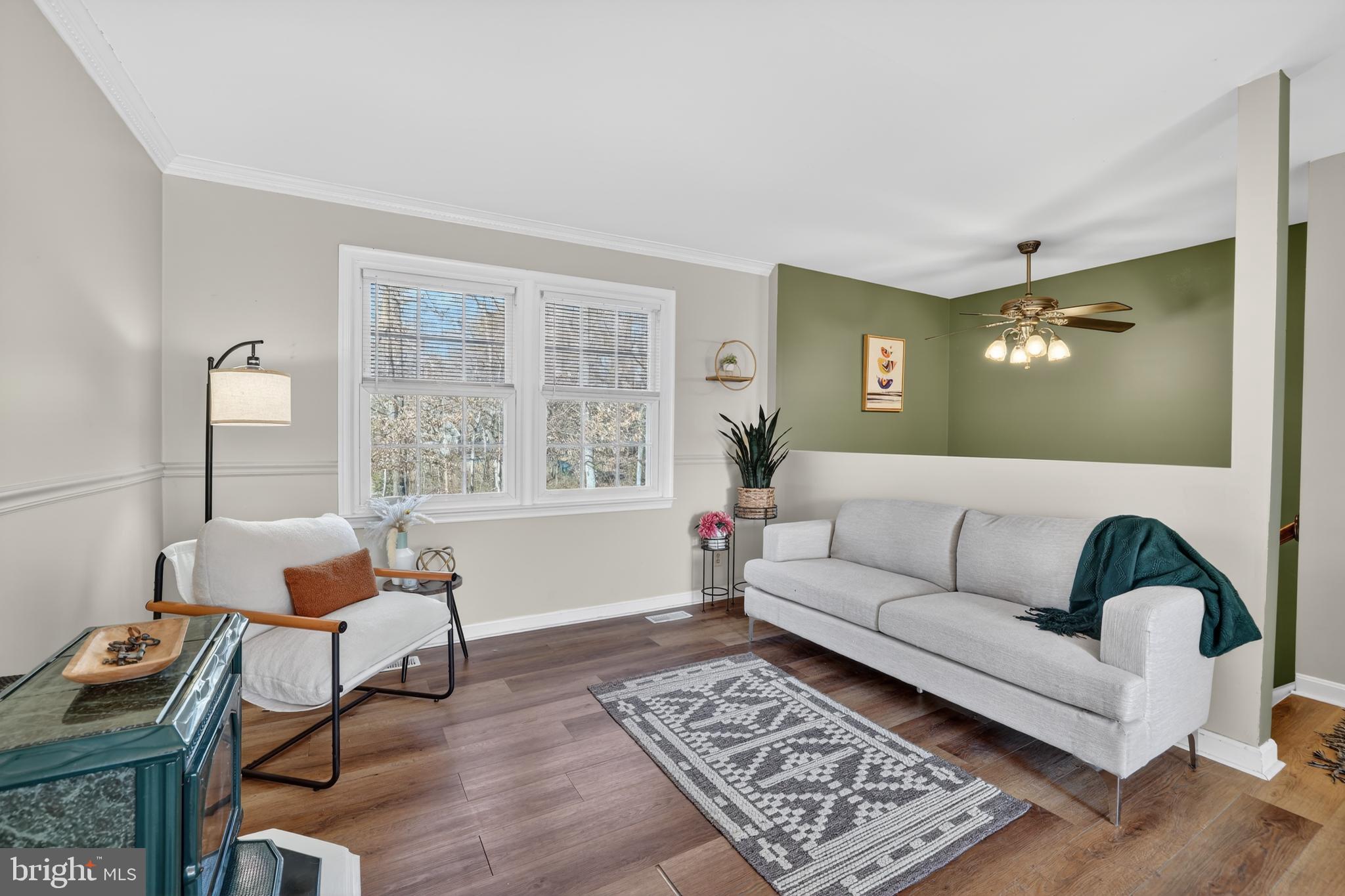 621 Holly Corner Road Fredericksburg, VA 22406 - Photo 8 of 48 Bright and inviting living space with charm.