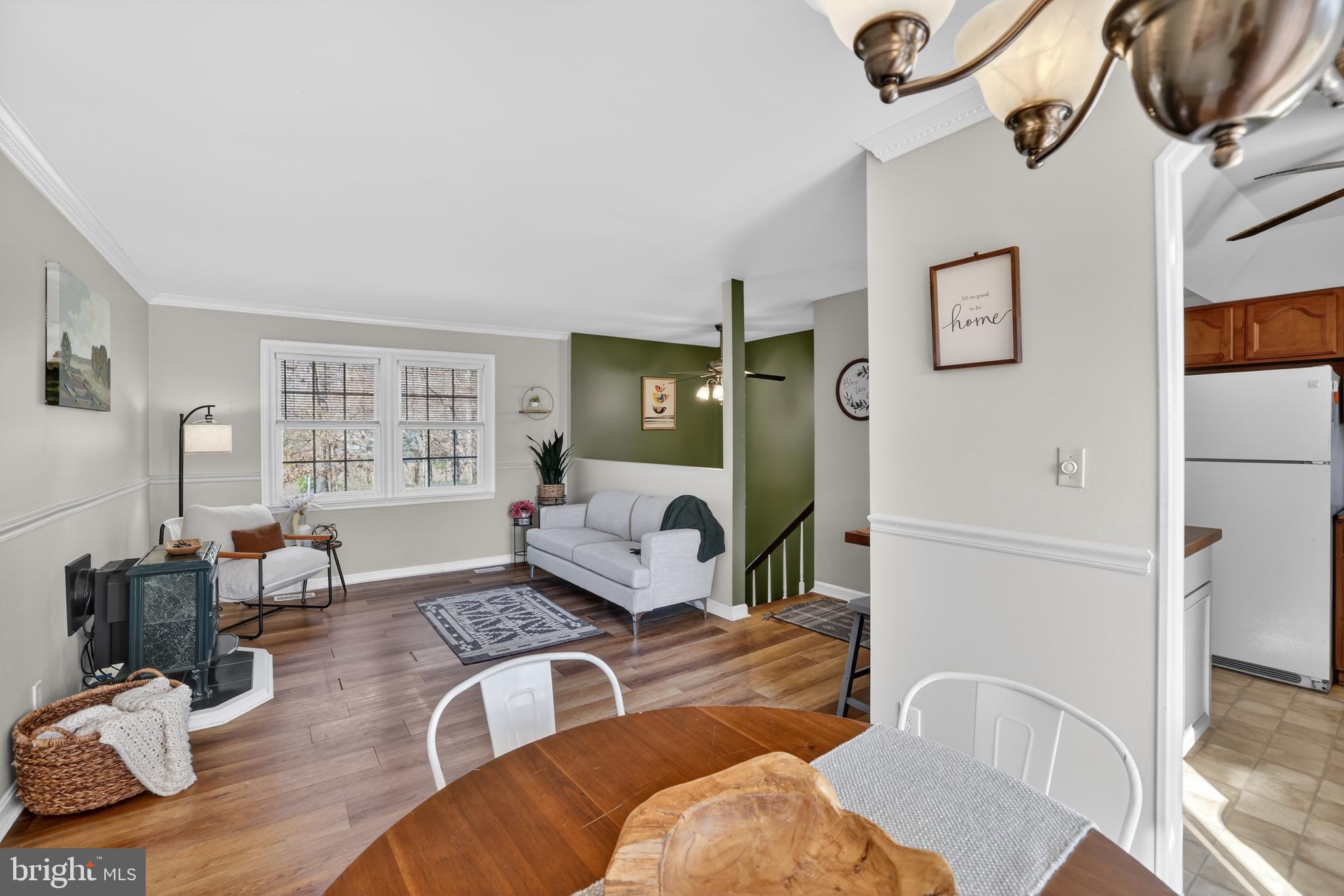 621 Holly Corner Road Fredericksburg, VA 22406 - Photo 9 of 48 Charming open space with natural light.