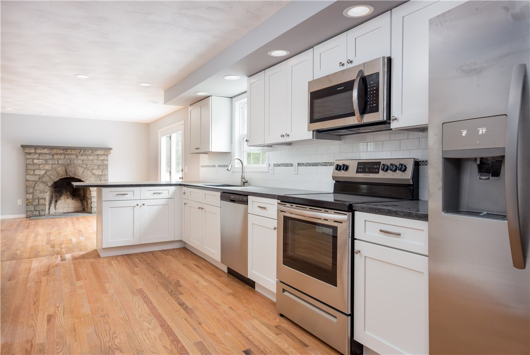 27 Klondike Road Charlestown, RI 02813 - Photo 4 of 29