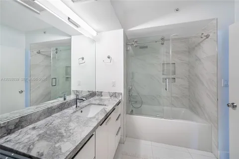 $1,400,000 | 1330 West Avenue, Unit 3001, Miami Beach, FL 33139