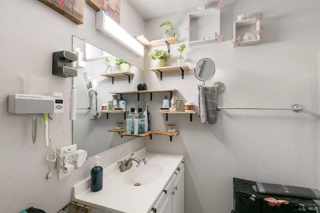 $459,000 | 450 Priddy Drive, Dixon, CA 95620