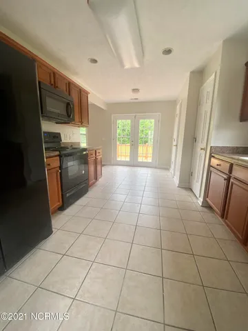 $1,800 | 129 Mendover Drive, Jacksonville, NC 28546