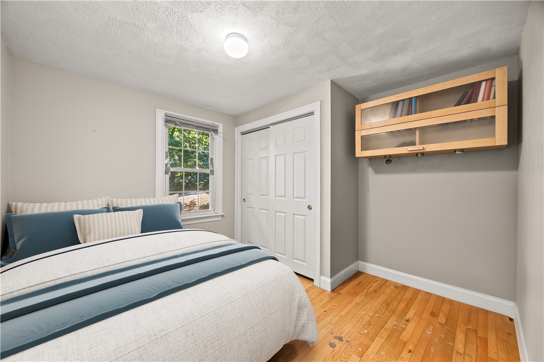 233 Old Oxford Road North Smithfield, RI 02896 - Photo 23 of 34