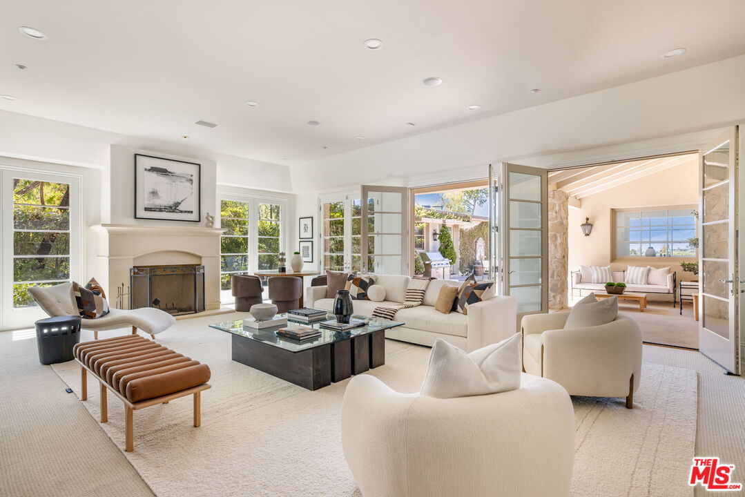 12801 Chalon Road Los Angeles, CA 90049 - Photo 8 of 36 Gallery Image 8