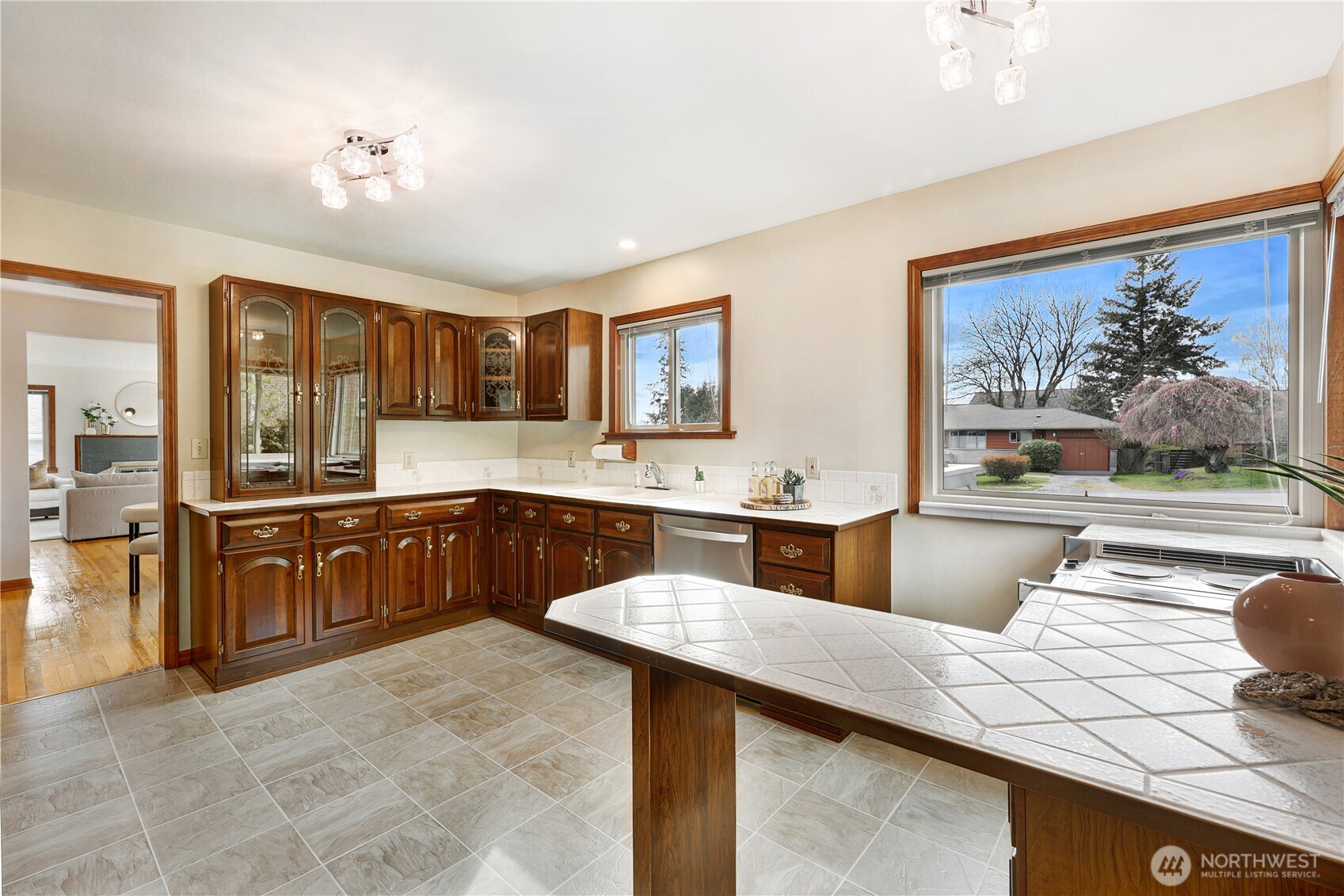10850 Marine View Drive Southwest Seattle, WA 98146 - Photo 11 of 36