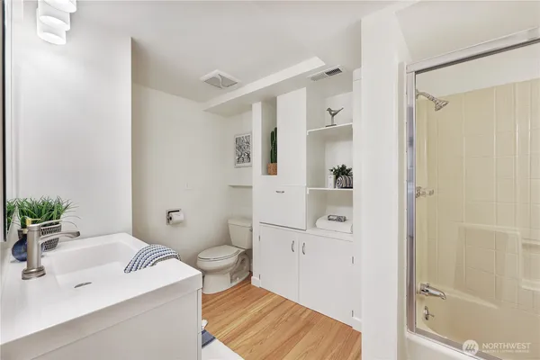 $1,200,000 | 10850 Marine View Drive Southwest, Seattle, WA 98146