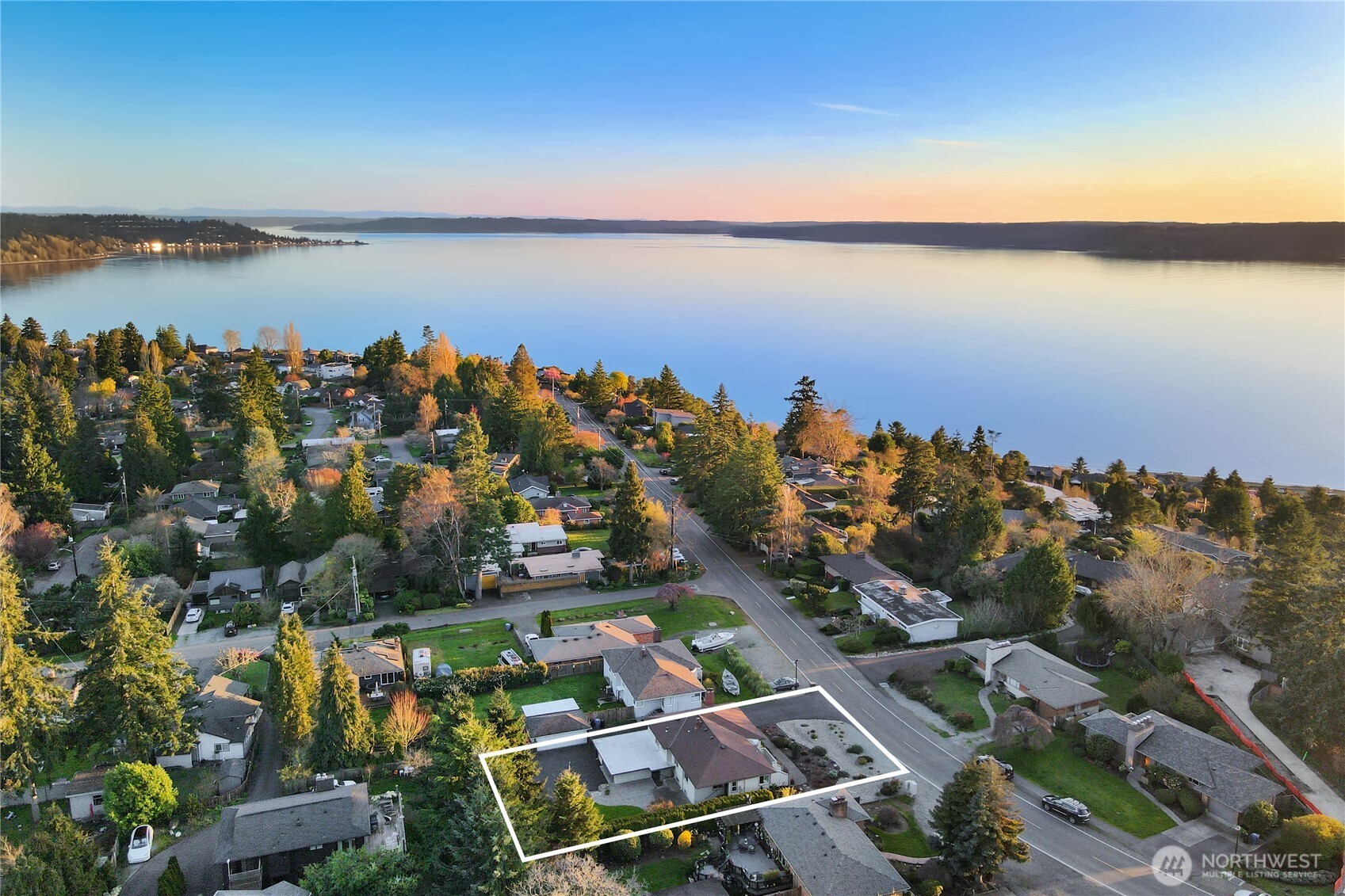 10850 Marine View Drive Southwest Seattle, WA 98146 - Photo 31 of 36