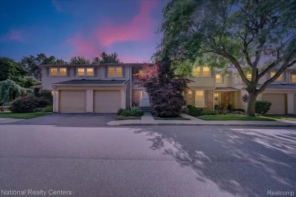 $330,000 | 1641 Brentwood, Troy, MI 48098