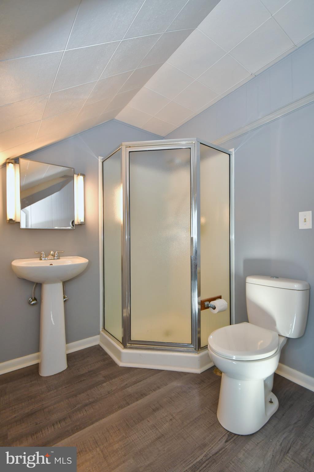 42 Ridgemoor Road Essex, MD 21221 - Photo 30 of 44 Upper Bathroom