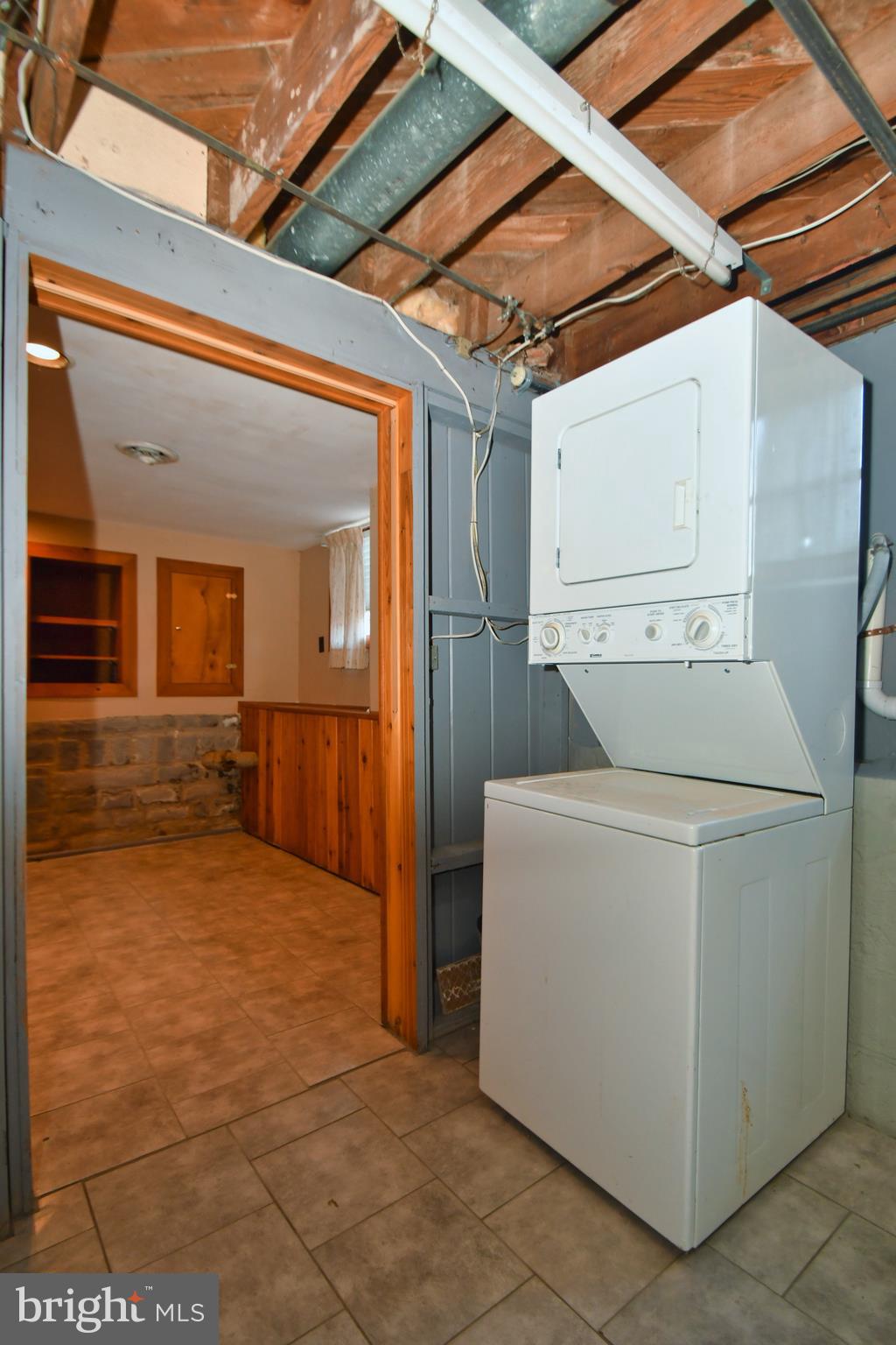 42 Ridgemoor Road Essex, MD 21221 - Photo 37 of 44 Laundry