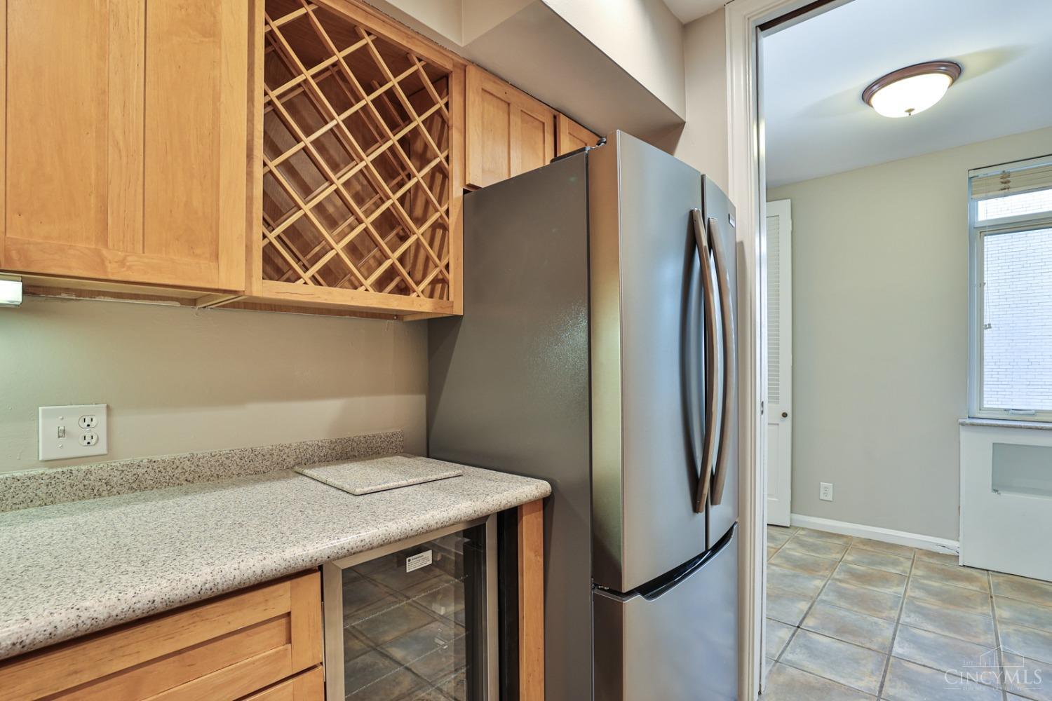 2372 Madison Road, Unit W2C Cincinnati, OH 45208 - Photo 12 of 24 Gallery Image 12