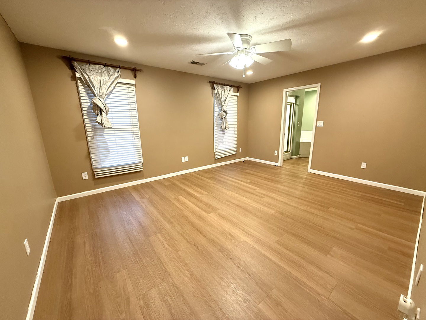 404 Bogie Drive Herrin, IL 62948 - Photo 12 of 21