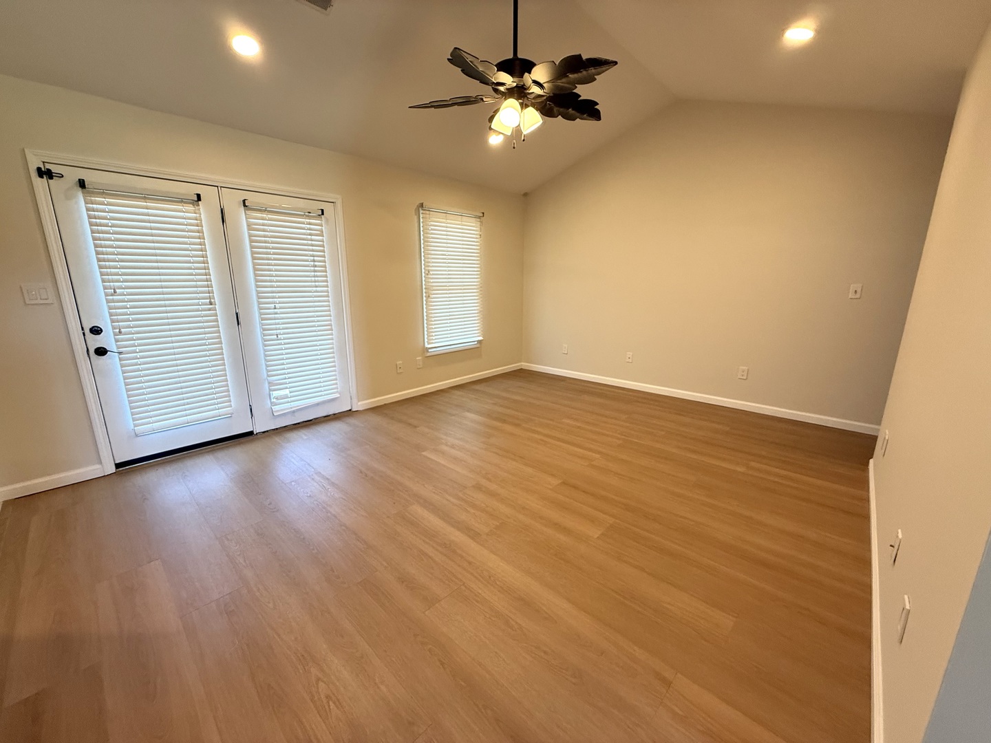 404 Bogie Drive Herrin, IL 62948 - Photo 2 of 20