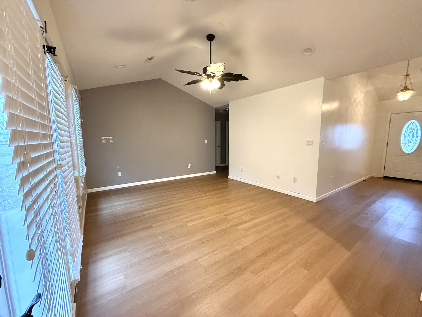 404 Bogie Drive Herrin, IL 62948 - Photo 3 of 21