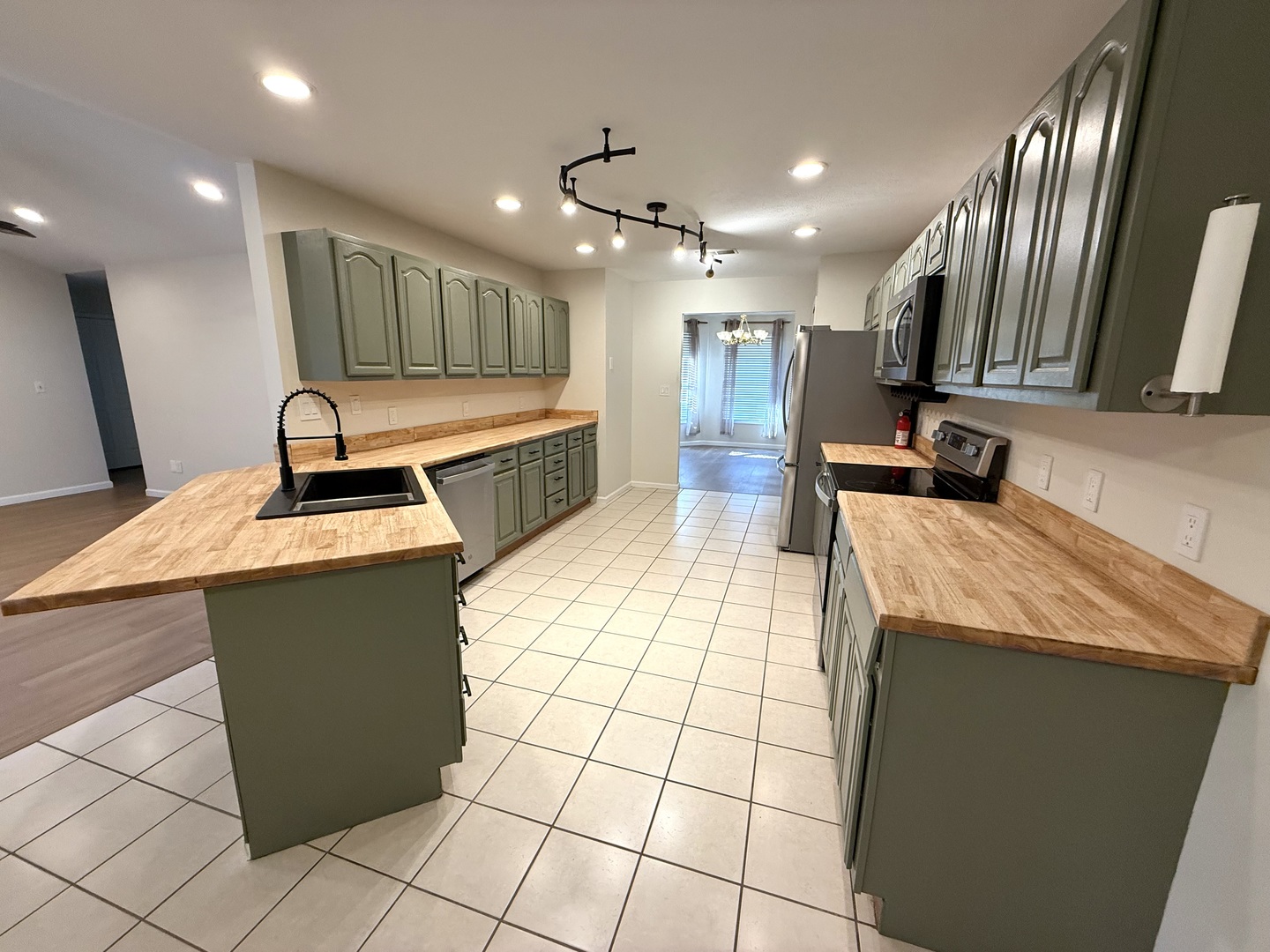 404 Bogie Drive Herrin, IL 62948 - Photo 4 of 20