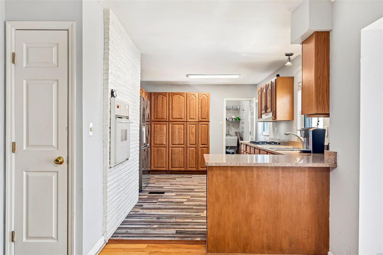5524 Kerth Road St. Louis, MO 63128 - Photo 9 of 33 Gallery Image 9