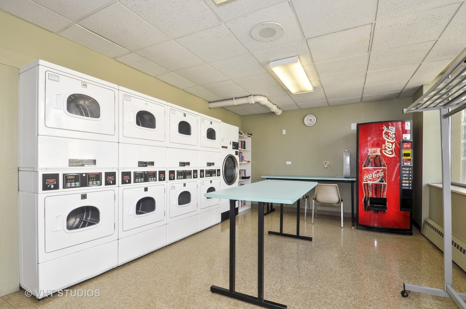233 East Erie Street, Unit 2002 Chicago, IL 60611 - Photo 8 of 10