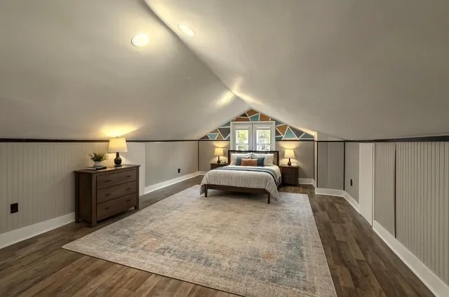 a view of livingroom with furniture and furniture