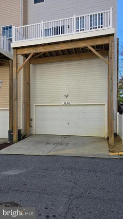 a view of room with workspace