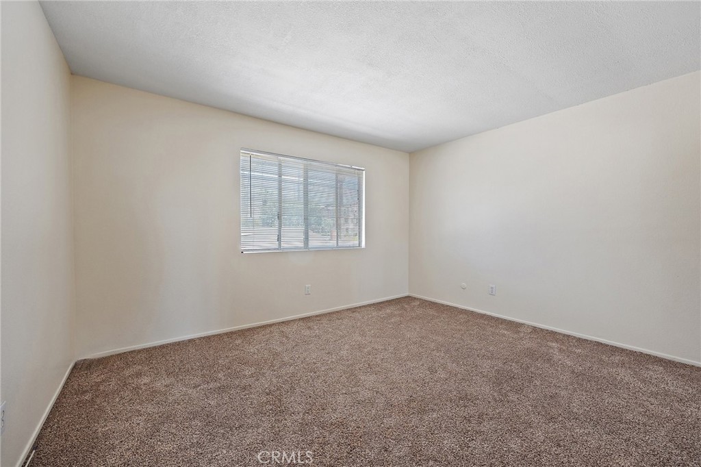 1435 Prospect Avenue, Unit B Placentia, CA 92870 - Photo 20 of 27 an empty room with a window