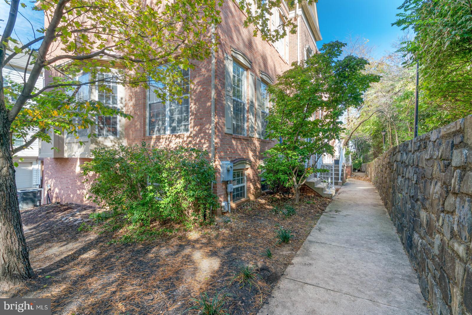 6027 Riddle Walk Alexandria, VA 22312 - Photo 1 of 33 Gallery Image 1