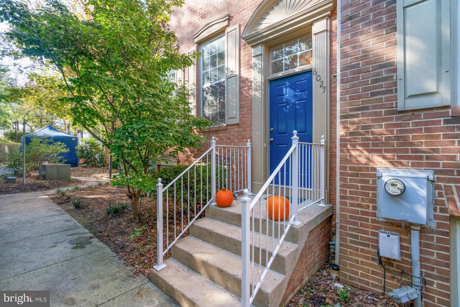 6027 Riddle Walk Alexandria, VA 22312 - Photo 2 of 33 Gallery Image 2