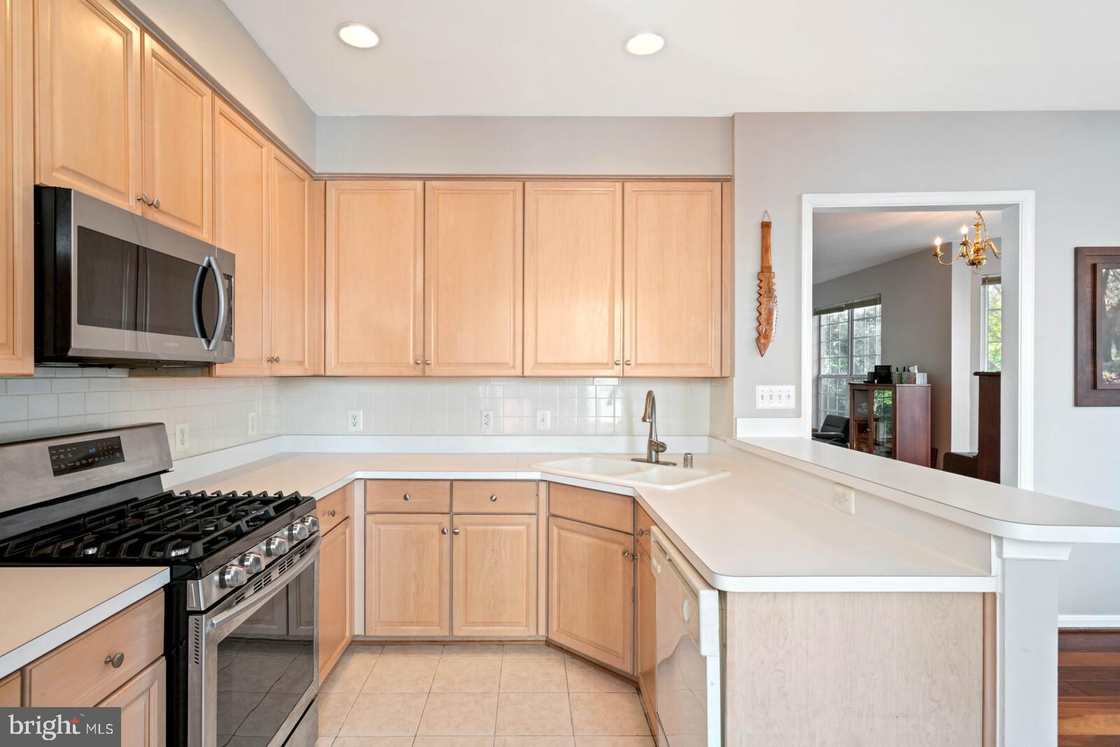 6027 Riddle Walk Alexandria, VA 22312 - Photo 11 of 33 Gallery Image 11