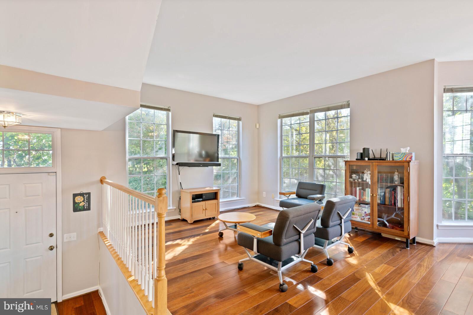 6027 Riddle Walk Alexandria, VA 22312 - Photo 4 of 33 Gallery Image 4