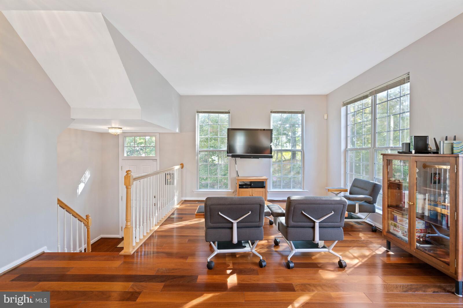6027 Riddle Walk Alexandria, VA 22312 - Photo 5 of 33 Gallery Image 5