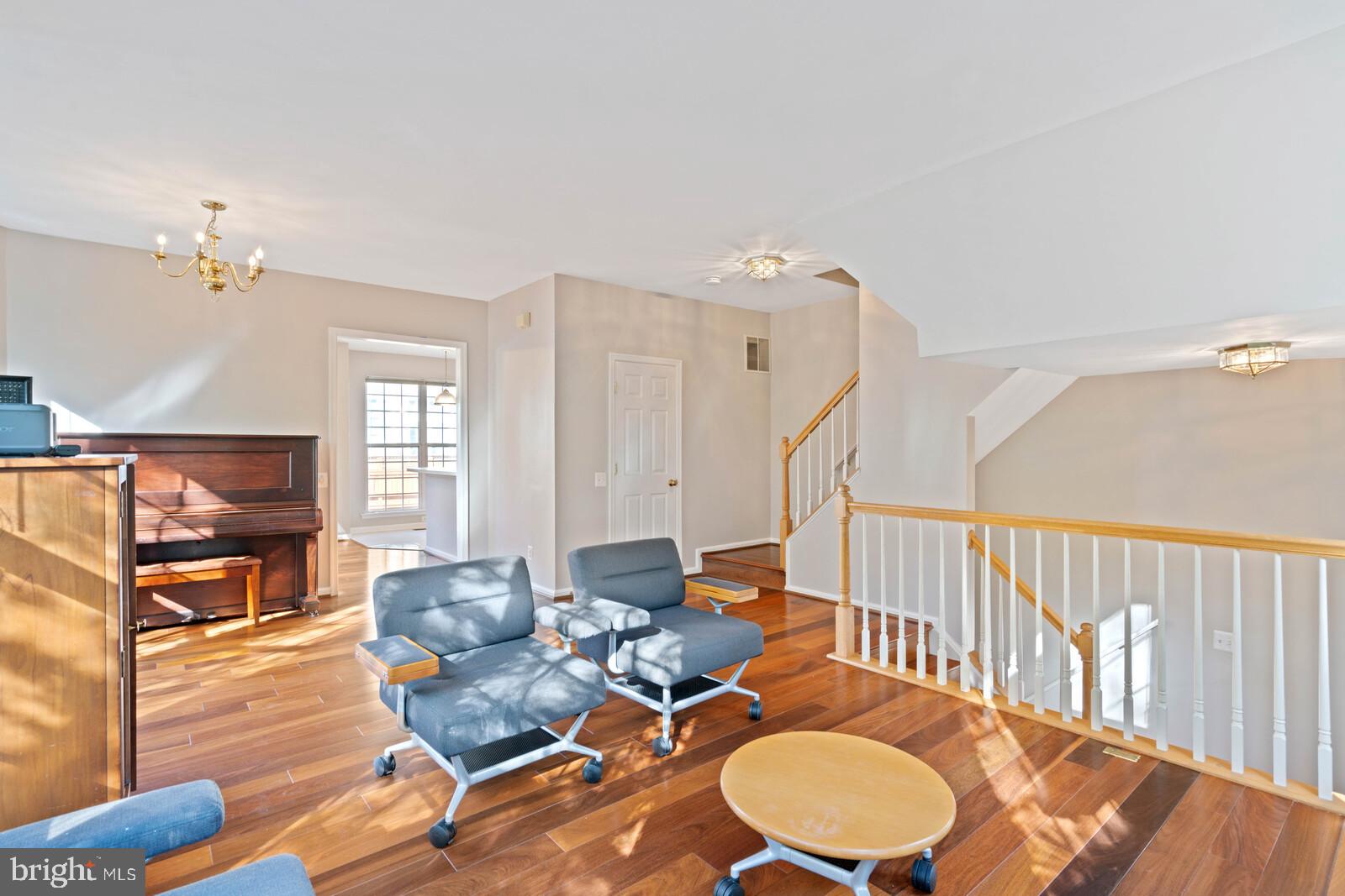 6027 Riddle Walk Alexandria, VA 22312 - Photo 7 of 33 Gallery Image 7