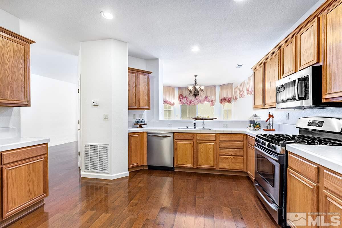 1832 Resistol Drive Reno, NV 89521 - Photo 6 of 25 Photo 6