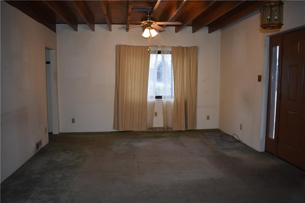 24 Spring Run Road Extension Coraopolis, PA 15108 - Photo 4 of 10 Gallery Image 4