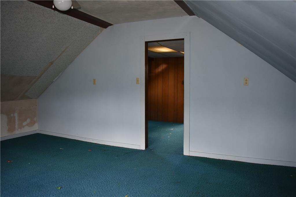 24 Spring Run Road Extension Coraopolis, PA 15108 - Photo 8 of 10 Upstairs Room