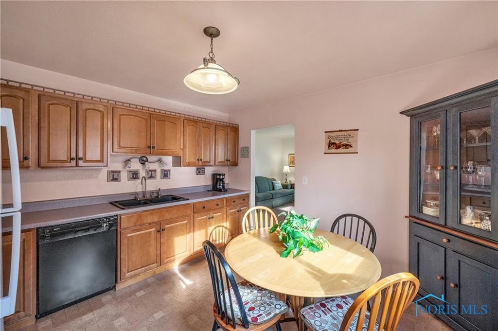 2737 Trimble Road Toledo, OH 43613 - Photo 11 of 27 Gallery Image 11