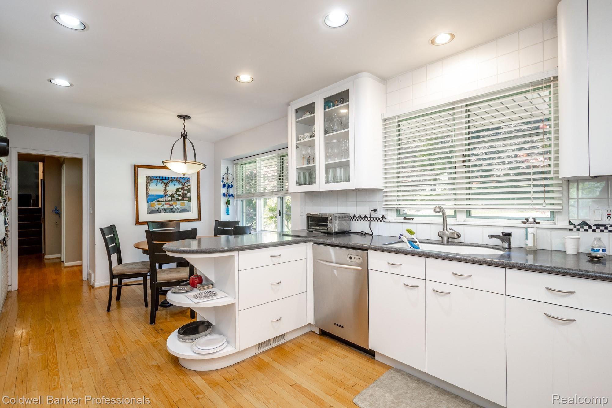 2623 Worcester Road West Bloomfield, MI 48323 - Photo 28 of 68 2623 Worcester S036.jpg