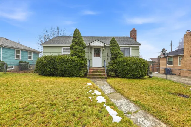 $300,000 | 2619 West Lacrosse Avenue, Spokane, WA 99205