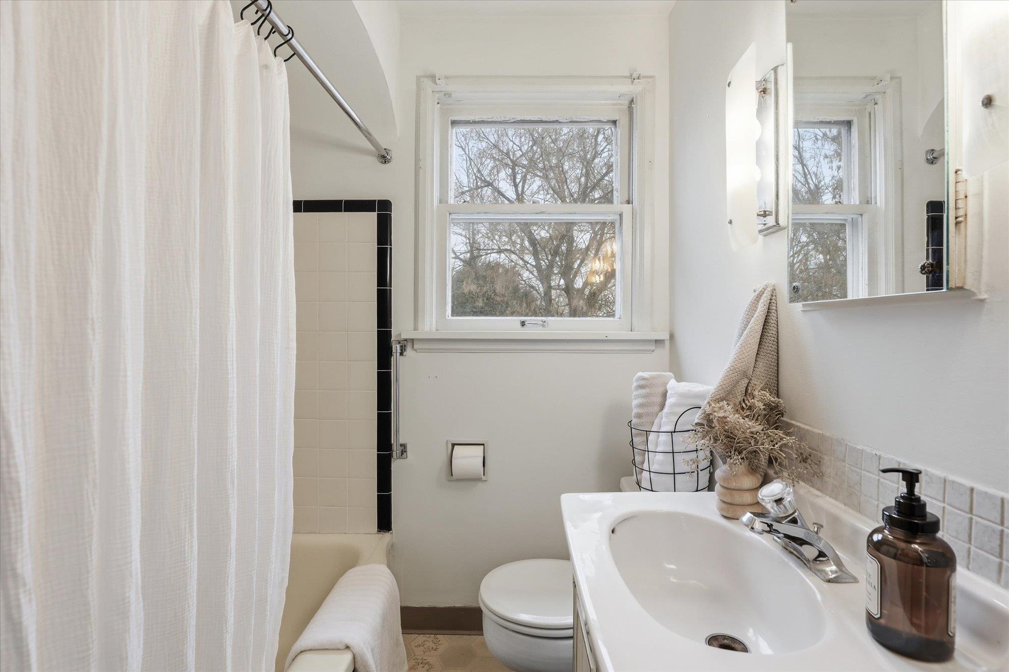 2619 West Lacrosse Avenue Spokane, WA 99205 - Photo 12 of 20