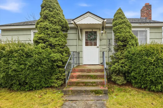 $300,000 | 2619 West Lacrosse Avenue, Spokane, WA 99205
