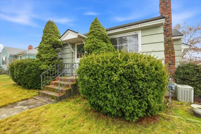 $300,000 | 2619 West Lacrosse Avenue, Spokane, WA 99205