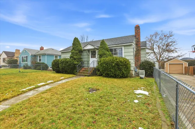 $300,000 | 2619 West Lacrosse Avenue, Spokane, WA 99205