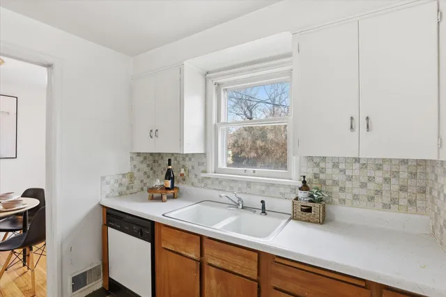 $300,000 | 2619 West Lacrosse Avenue, Spokane, WA 99205